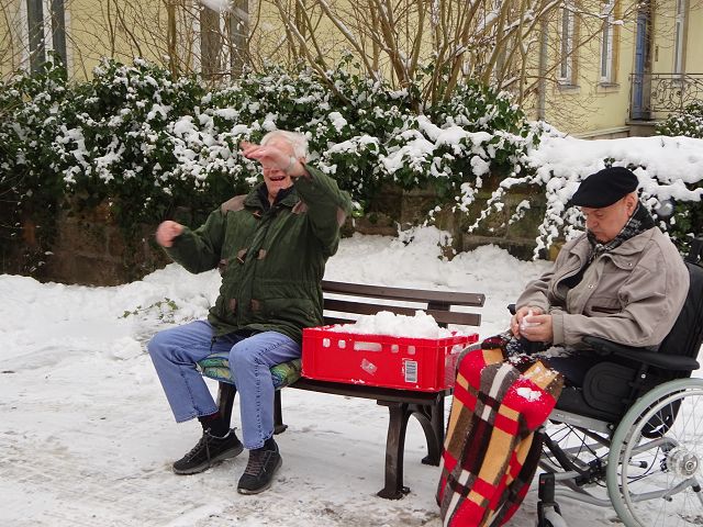 Schneeballschlacht im Garten am 09.01.2017…