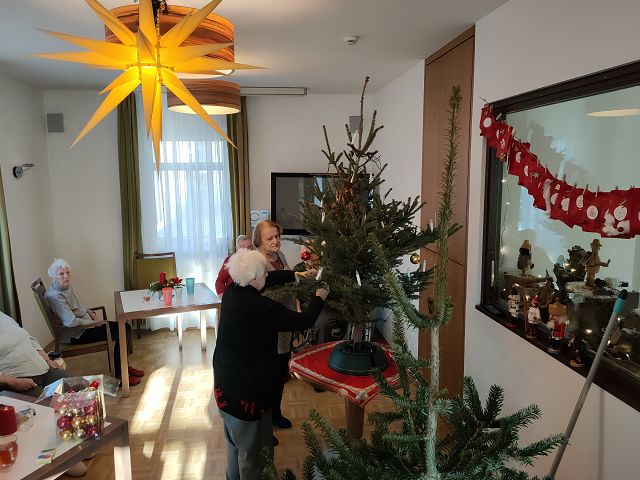 Weihnachtsbaum schmücken am 08.12.2020